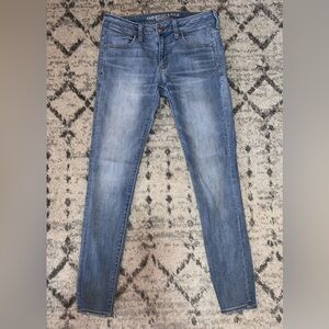 American eagle light wash skinny jeans